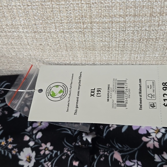 No Boundaries floral dress NWT - Picture 3 of 4